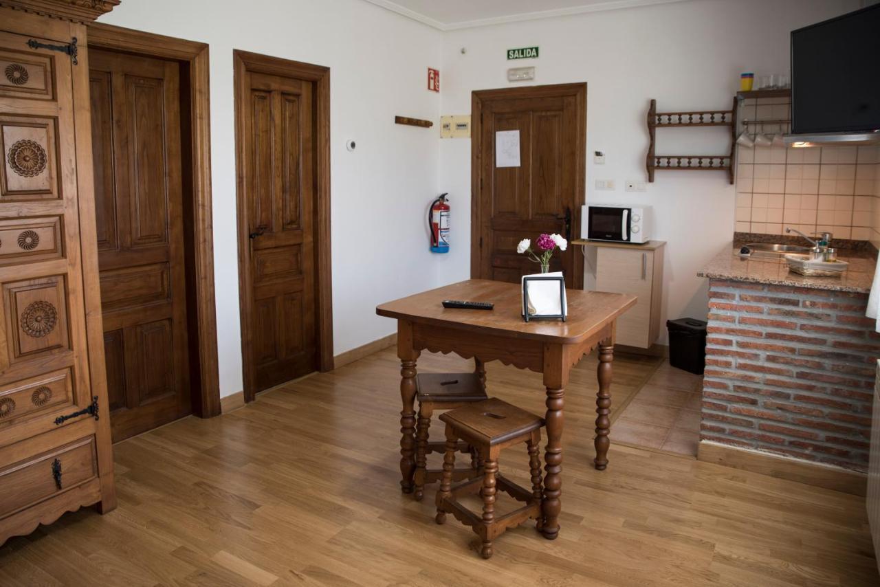 Apartamentos Alegria サンティリャーナ・デル・マル エクステリア 写真